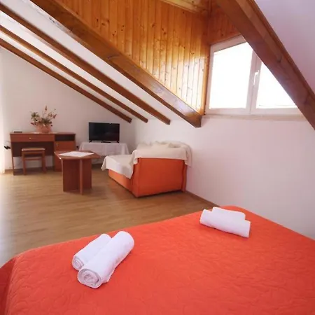 Appartement Apartments&rooms Cakelic I Mlini