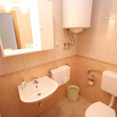 Apartments&rooms Cakelic I
